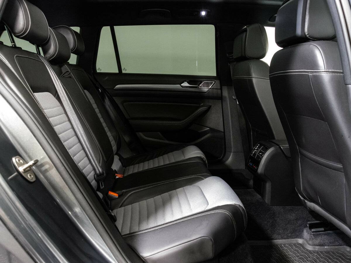 Volkswagen Passat б/у, 2016, Роботизированная. Фото: #16