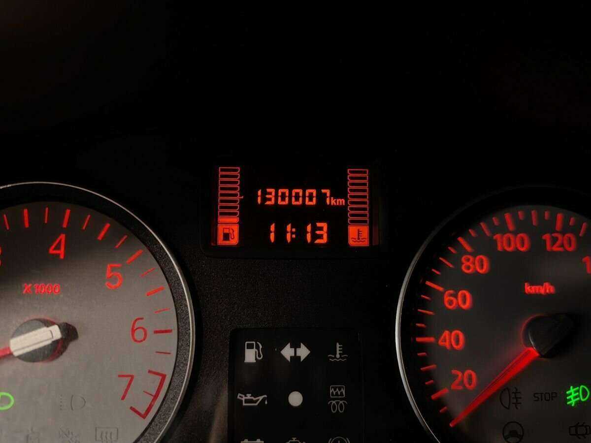 Renault Sandero б/у, 2013, Механическая. Фото: #12