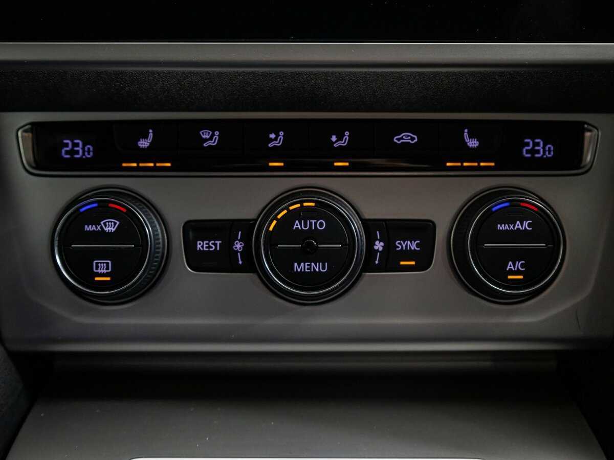 Volkswagen Passat б/у, 2018, Роботизированная. Фото: #11