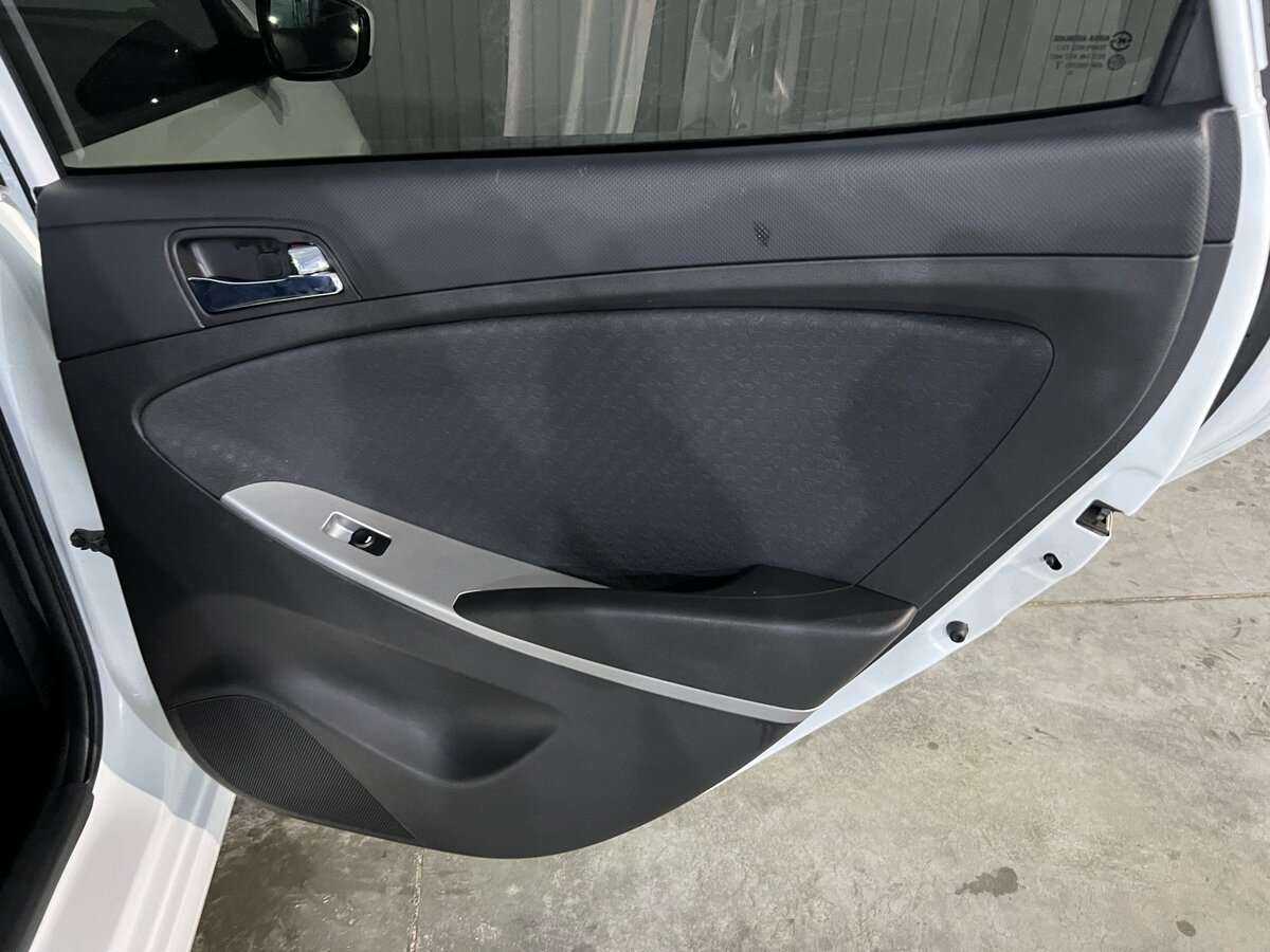 Hyundai Solaris б/у, 2014, Механическая. Фото: #15