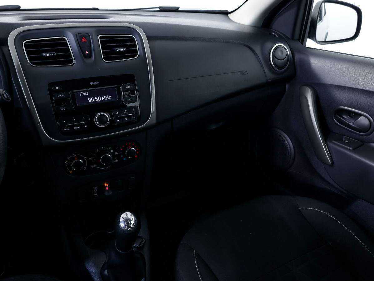 Renault Sandero б/у, 2018, Механическая. Фото: #14