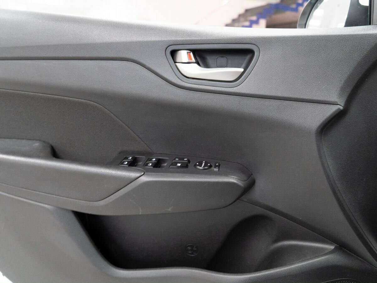 Hyundai Solaris б/у, 2019, Механическая. Фото: #12