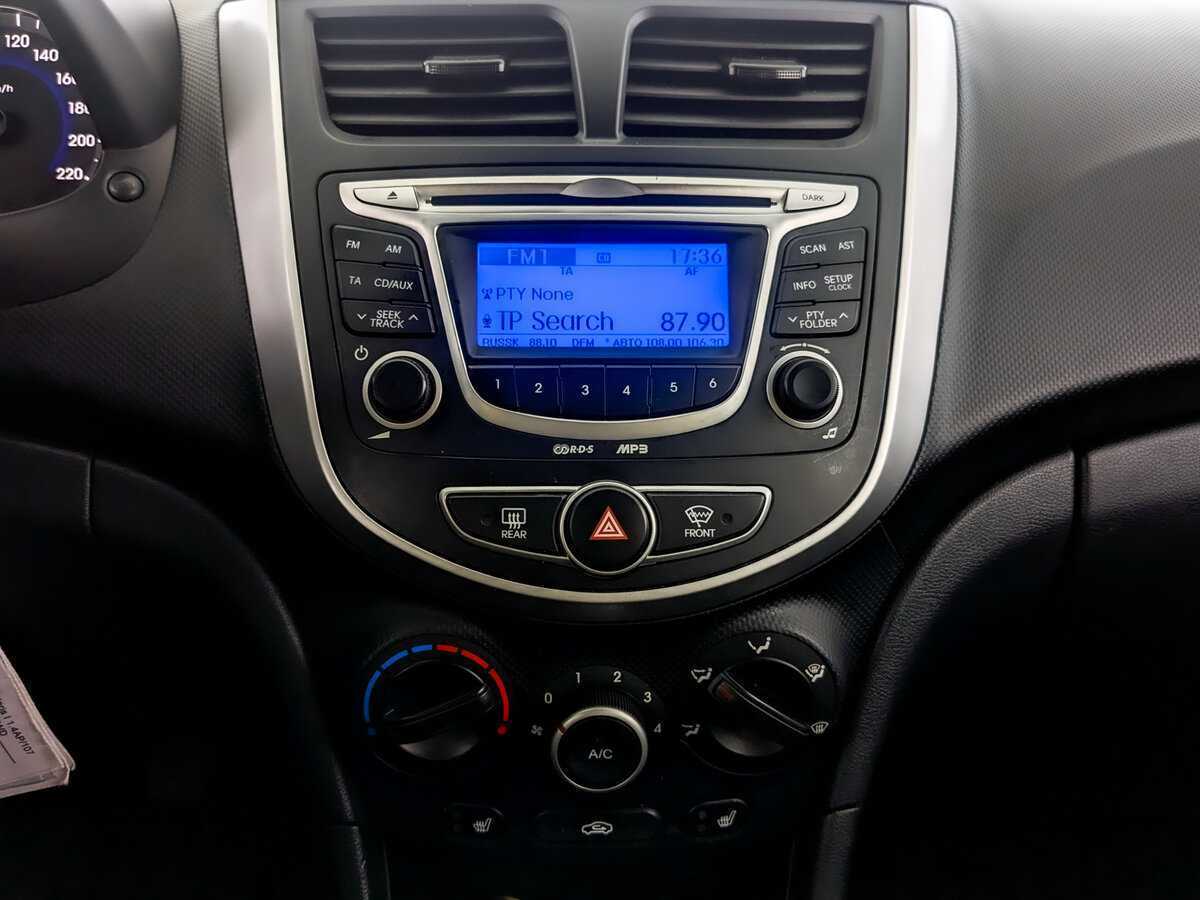 Hyundai Solaris б/у, 2012, Механическая. Фото: #12