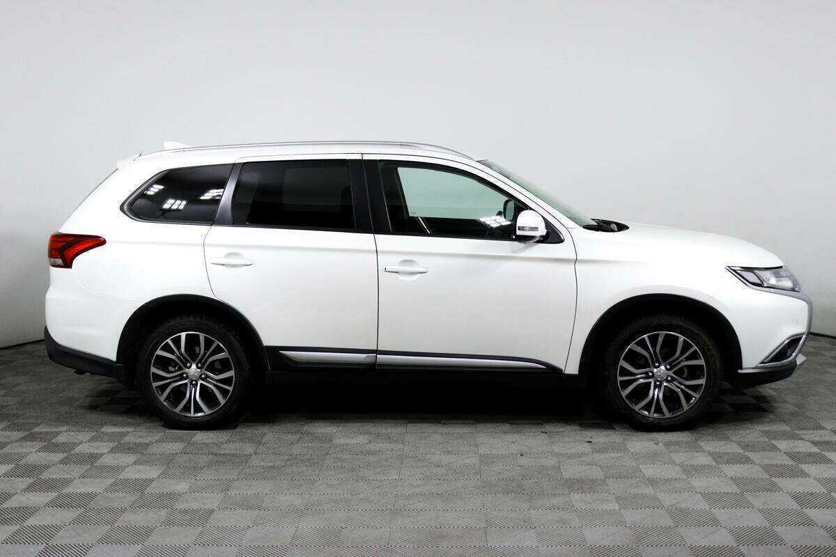 Mitsubishi Outlander б/у, 2018, Вариатор. Фото: #2