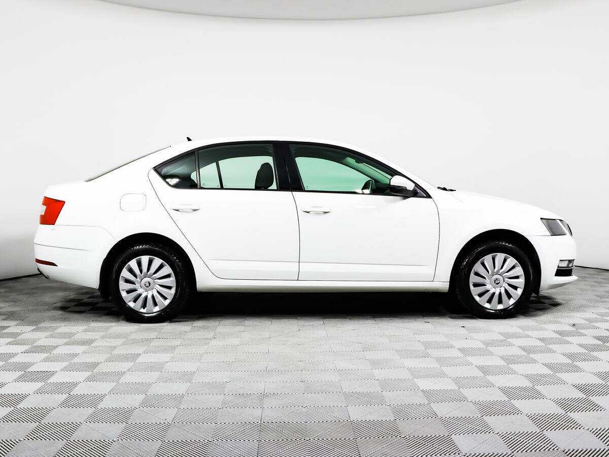 Skoda Octavia б/у, 2018, Автоматическая. Фото: #3