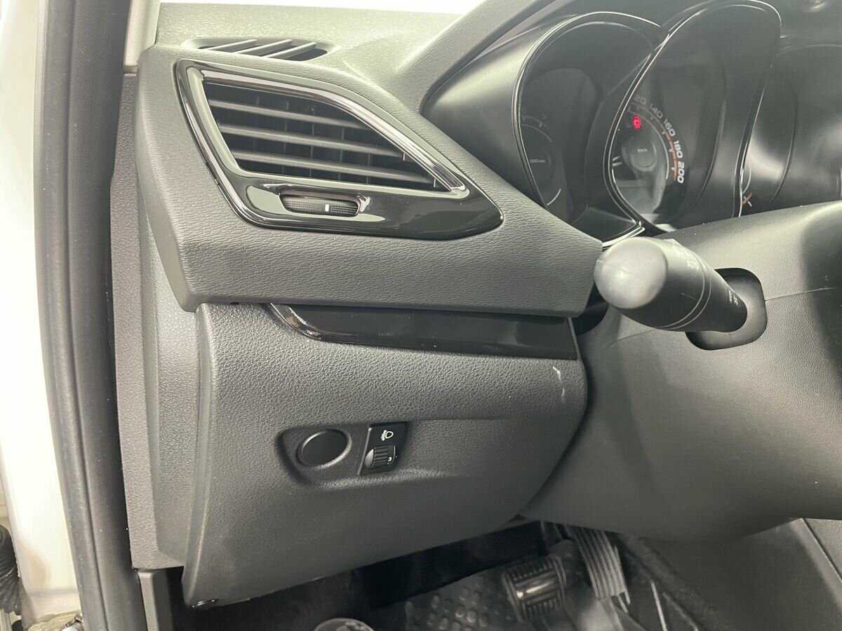 Lada (ВАЗ) Vesta б/у, 2018, Роботизированная. Фото: #8