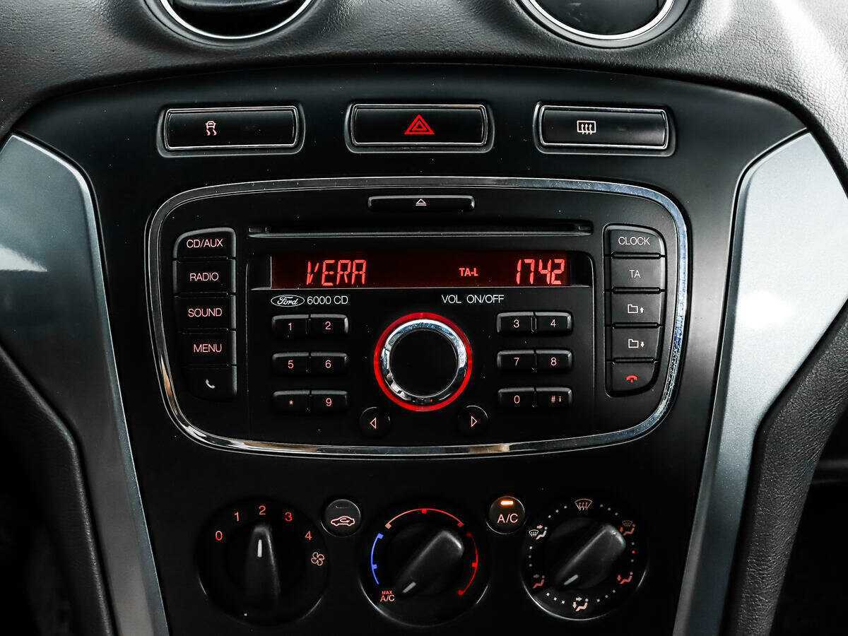 Ford Mondeo б/у, 2014, Механическая. Фото: #12