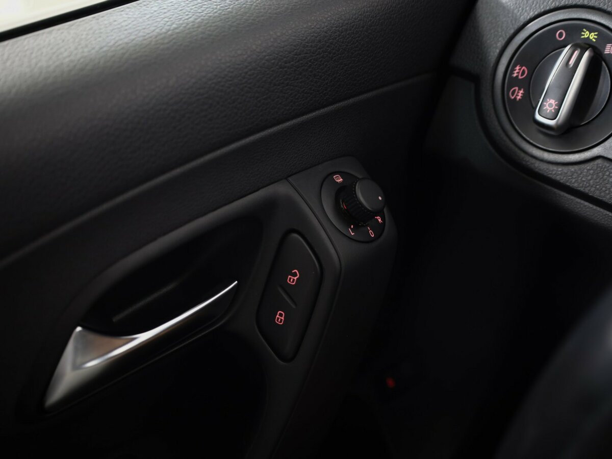 Volkswagen Polo б/у, 2015, Автоматическая. Фото: #14