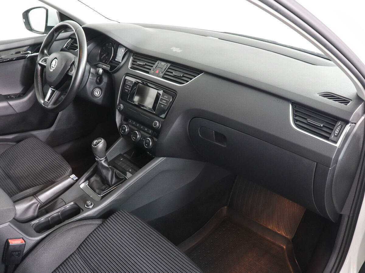 Skoda Octavia б/у, 2015, Механическая. Фото: #9