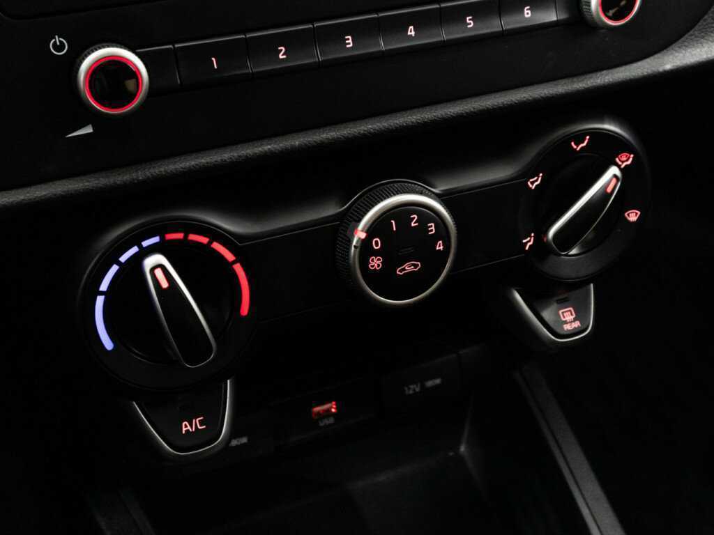 Kia Rio б/у, 2022, Автоматическая. Фото: #19