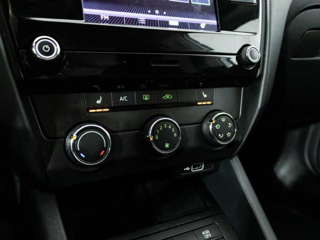 Skoda Octavia б/у, 2018, Механическая. Фото: #15