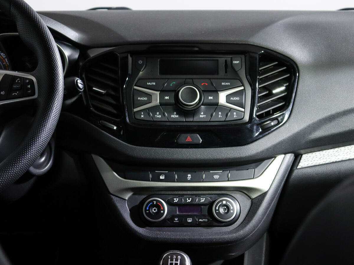 Lada (ВАЗ) Vesta б/у, 2018, Механическая. Фото: #9