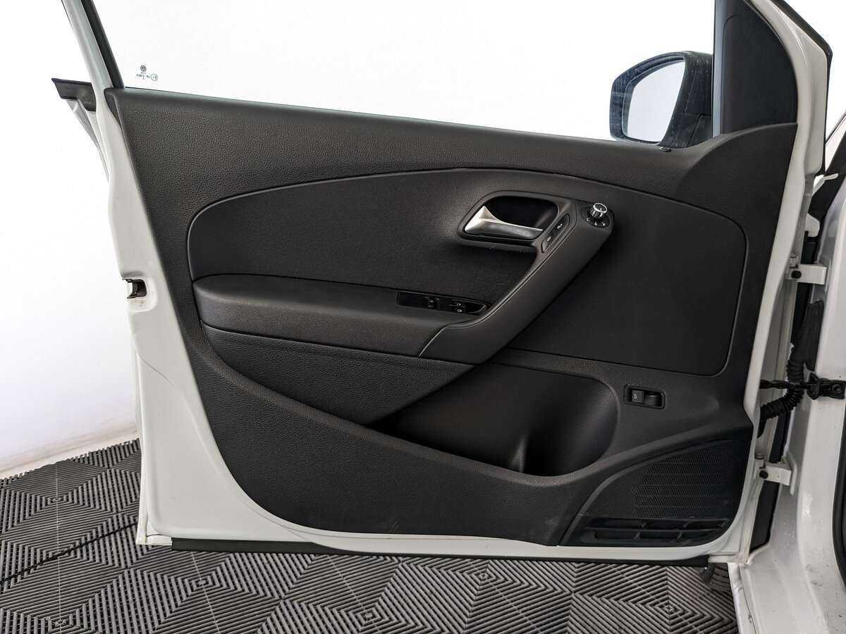 Volkswagen Polo б/у, 2019, Автоматическая. Фото: #17