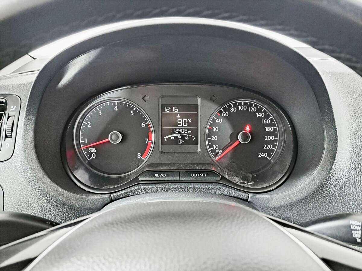 Volkswagen Polo б/у, 2015, Механическая. Фото: #11