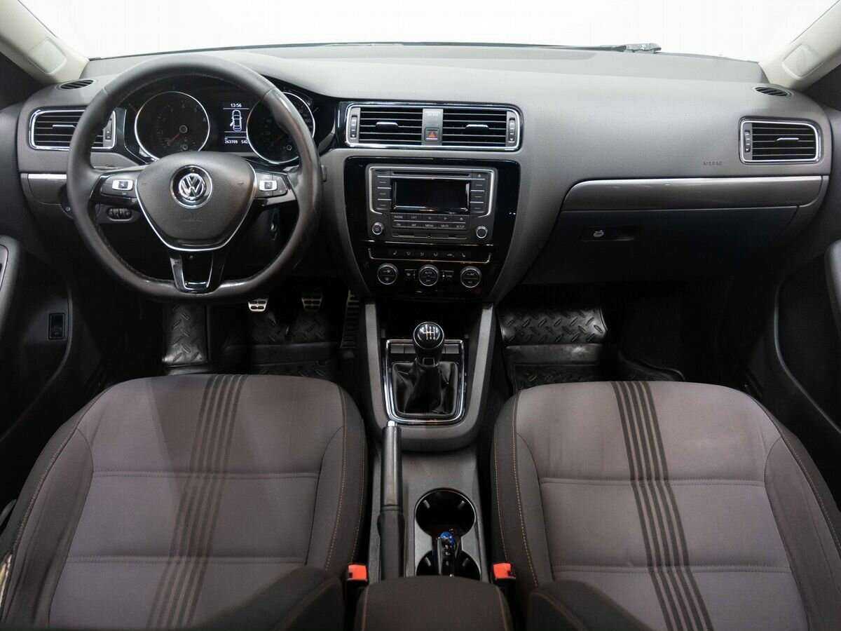 Volkswagen Jetta б/у, 2016, Механическая. Фото: #11