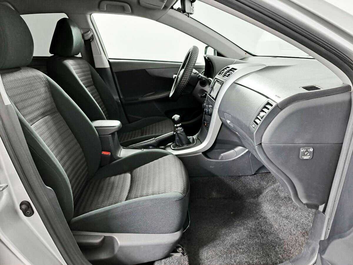 Toyota Corolla б/у, 2012, Механическая. Фото: #7