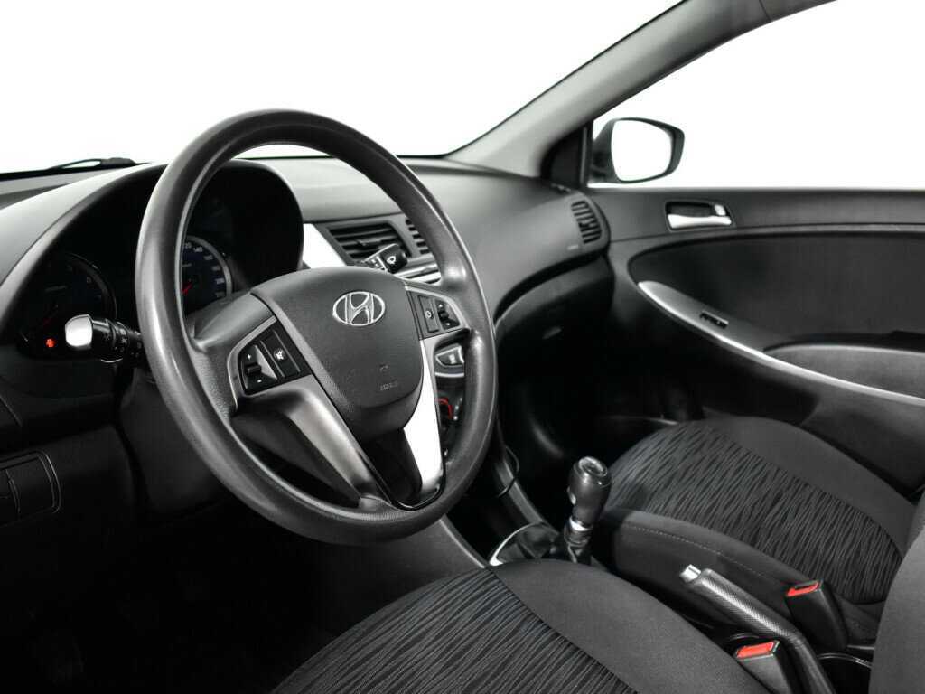 Hyundai Solaris б/у, 2016, Механическая. Фото: #12