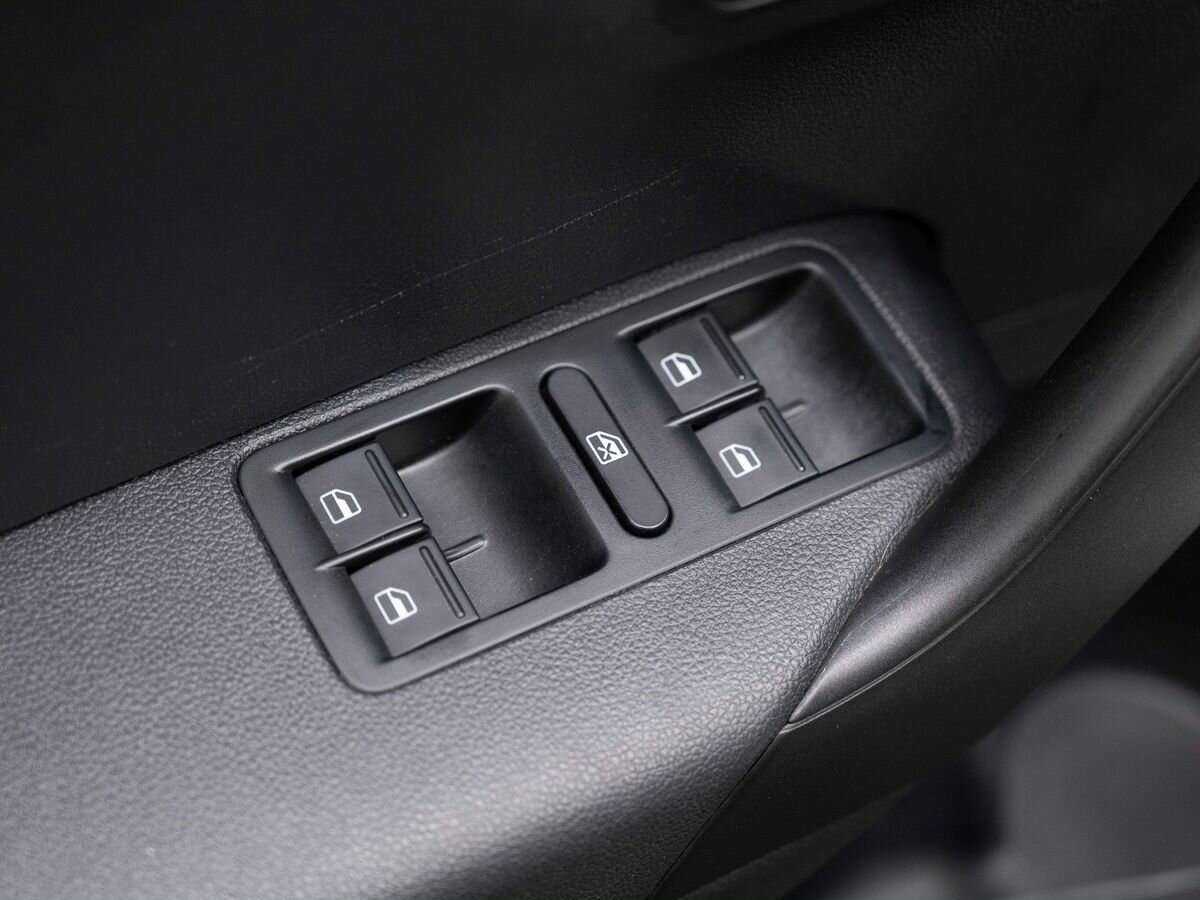 Volkswagen Polo б/у, 2018, Механическая. Фото: #16