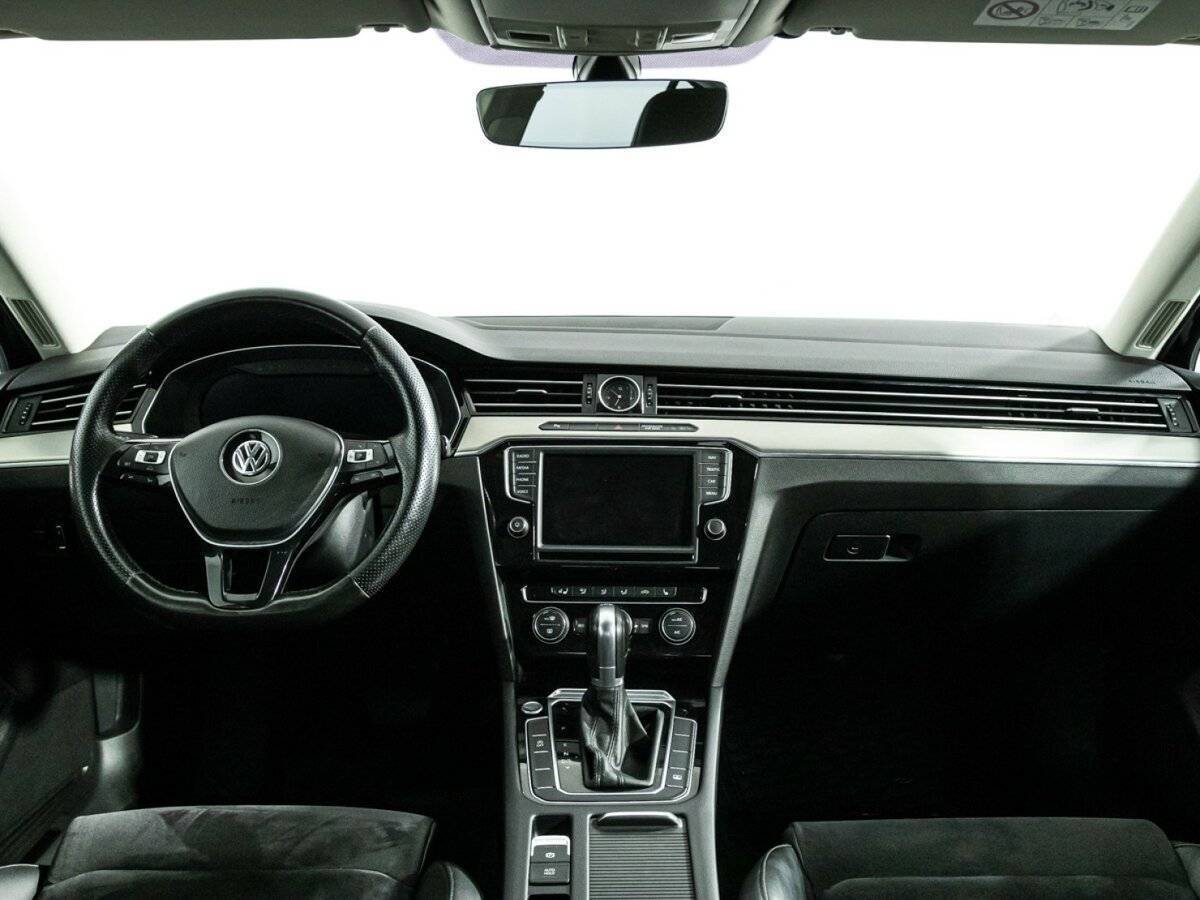 Volkswagen Passat б/у, 2016, Роботизированная. Фото: #12