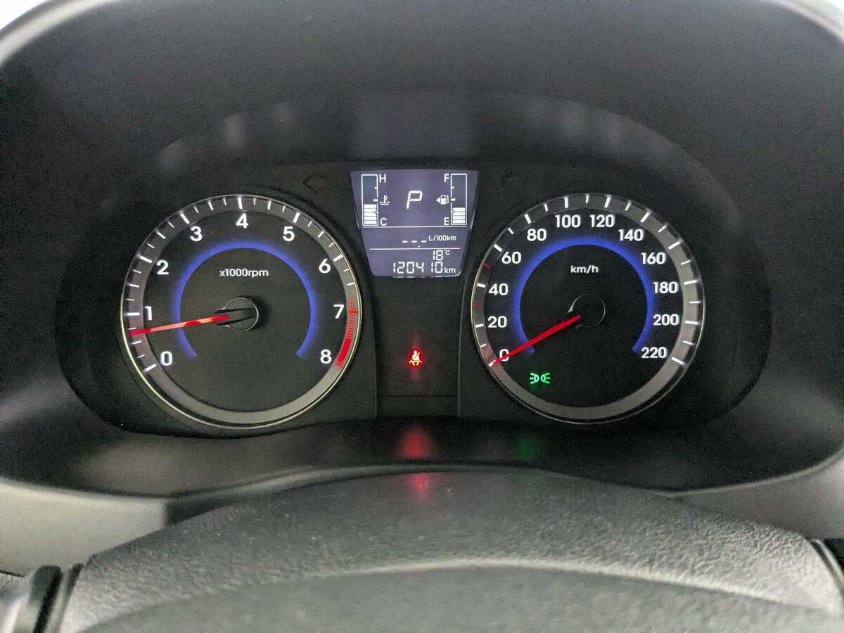 Hyundai Solaris б/у, 2015, Автоматическая. Фото: #10