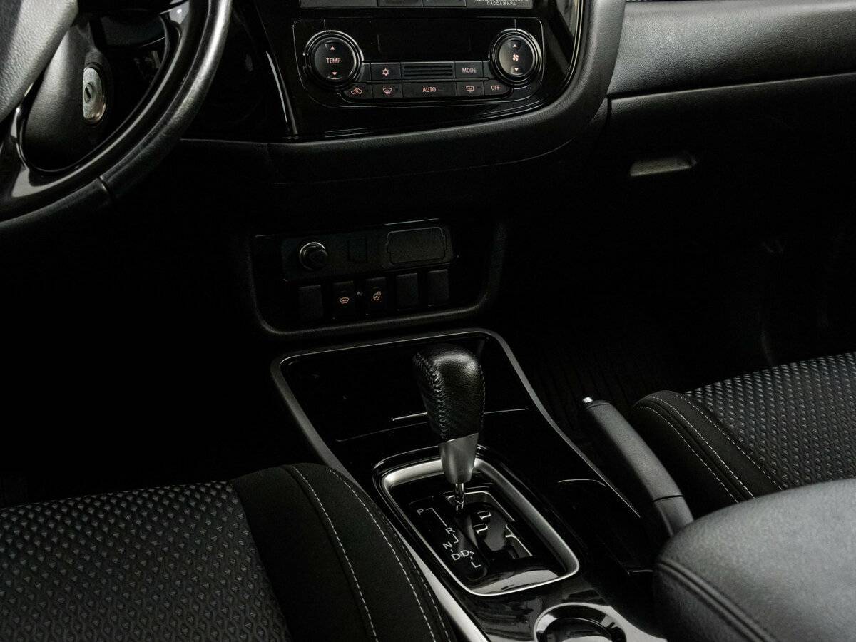 Mitsubishi Outlander б/у, 2018, Вариатор. Фото: #11