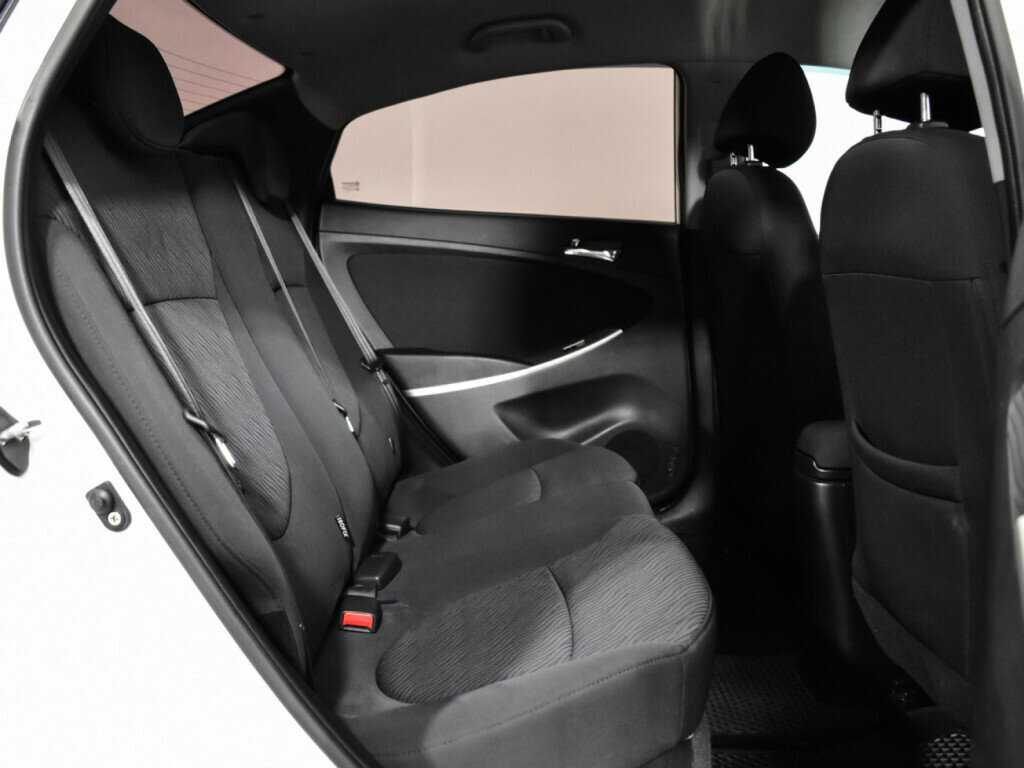 Hyundai Solaris б/у, 2013, Автоматическая. Фото: #9