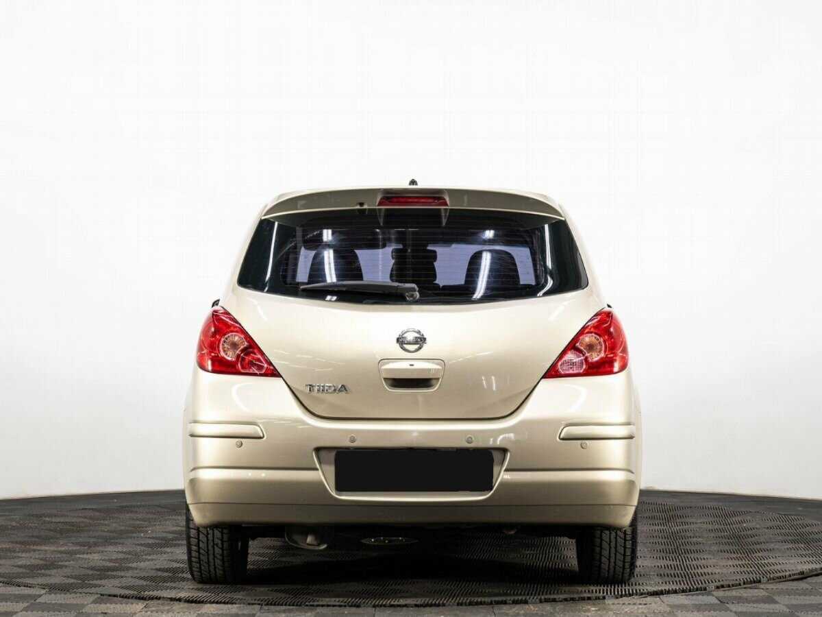 Nissan Tiida б/у, 2012, Механическая. Фото: #4