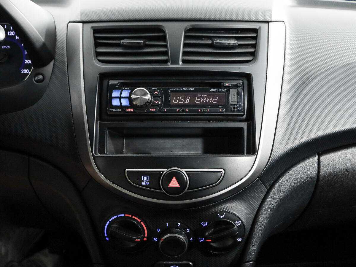 Hyundai Solaris б/у, 2014, Механическая. Фото: #8