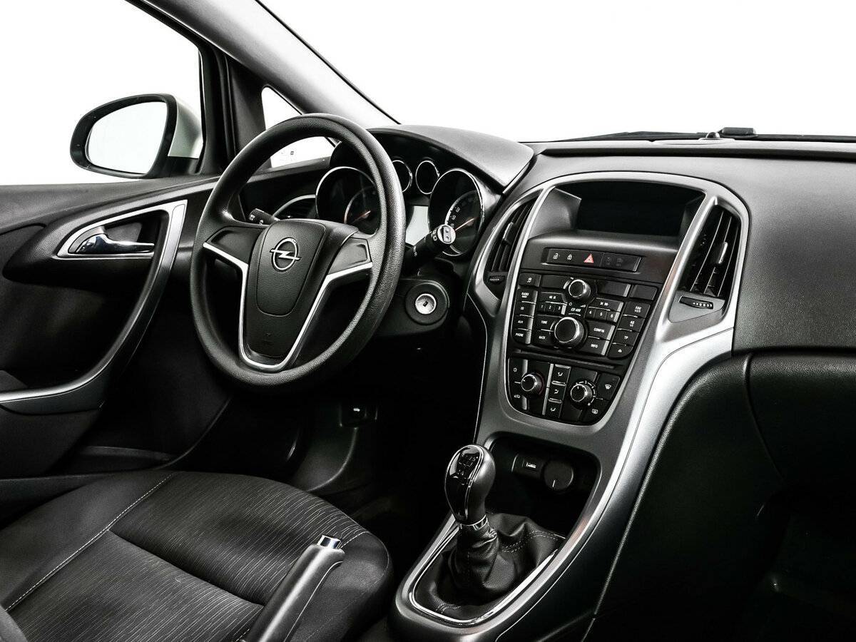 Opel Astra б/у, 2013, Механическая. Фото: #8