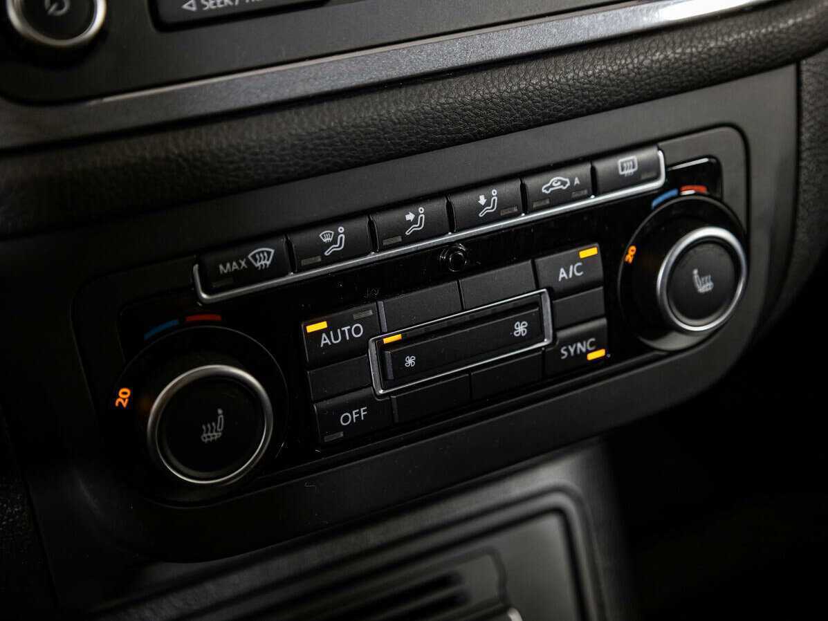 Volkswagen Tiguan б/у, 2012, Автоматическая. Фото: #13