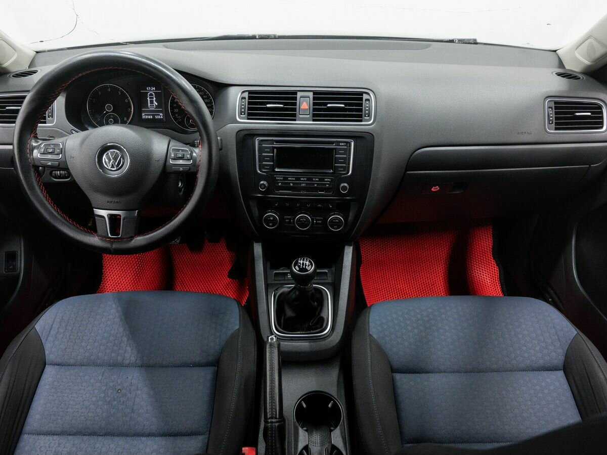 Volkswagen Jetta б/у, 2013, Механическая. Фото: #9