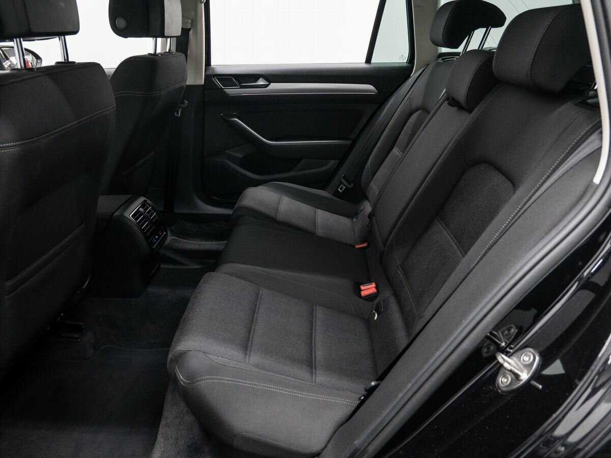 Volkswagen Passat б/у, 2018, Роботизированная. Фото: #11