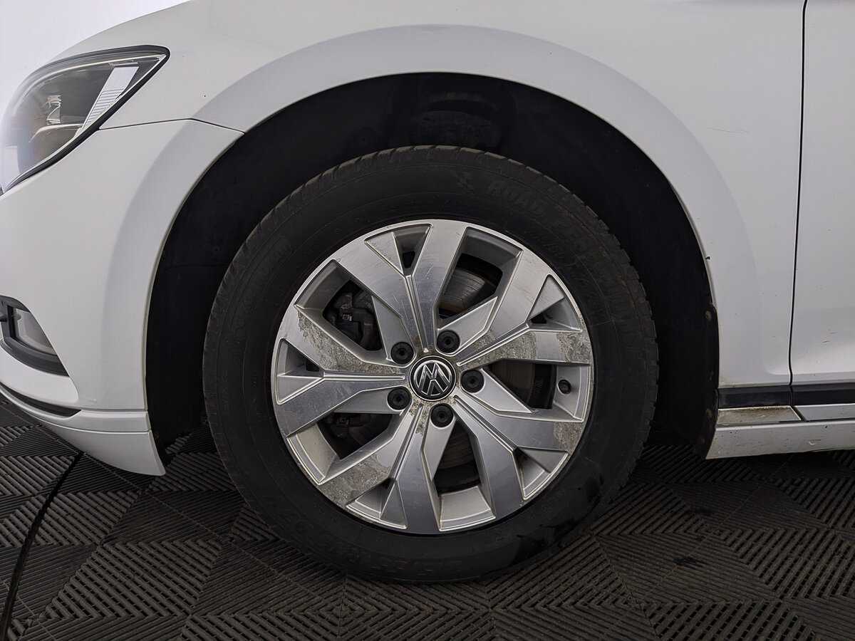 Volkswagen Passat б/у, 2017, Роботизированная. Фото: #11