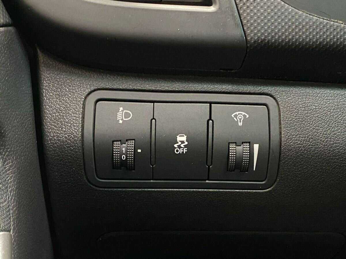 Hyundai Solaris б/у, 2012, Механическая. Фото: #15