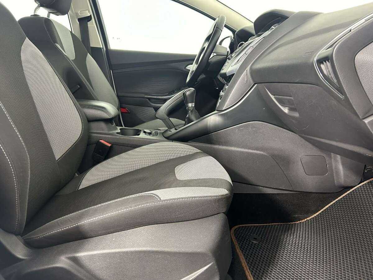 Ford Focus б/у, 2013, Механическая. Фото: #13