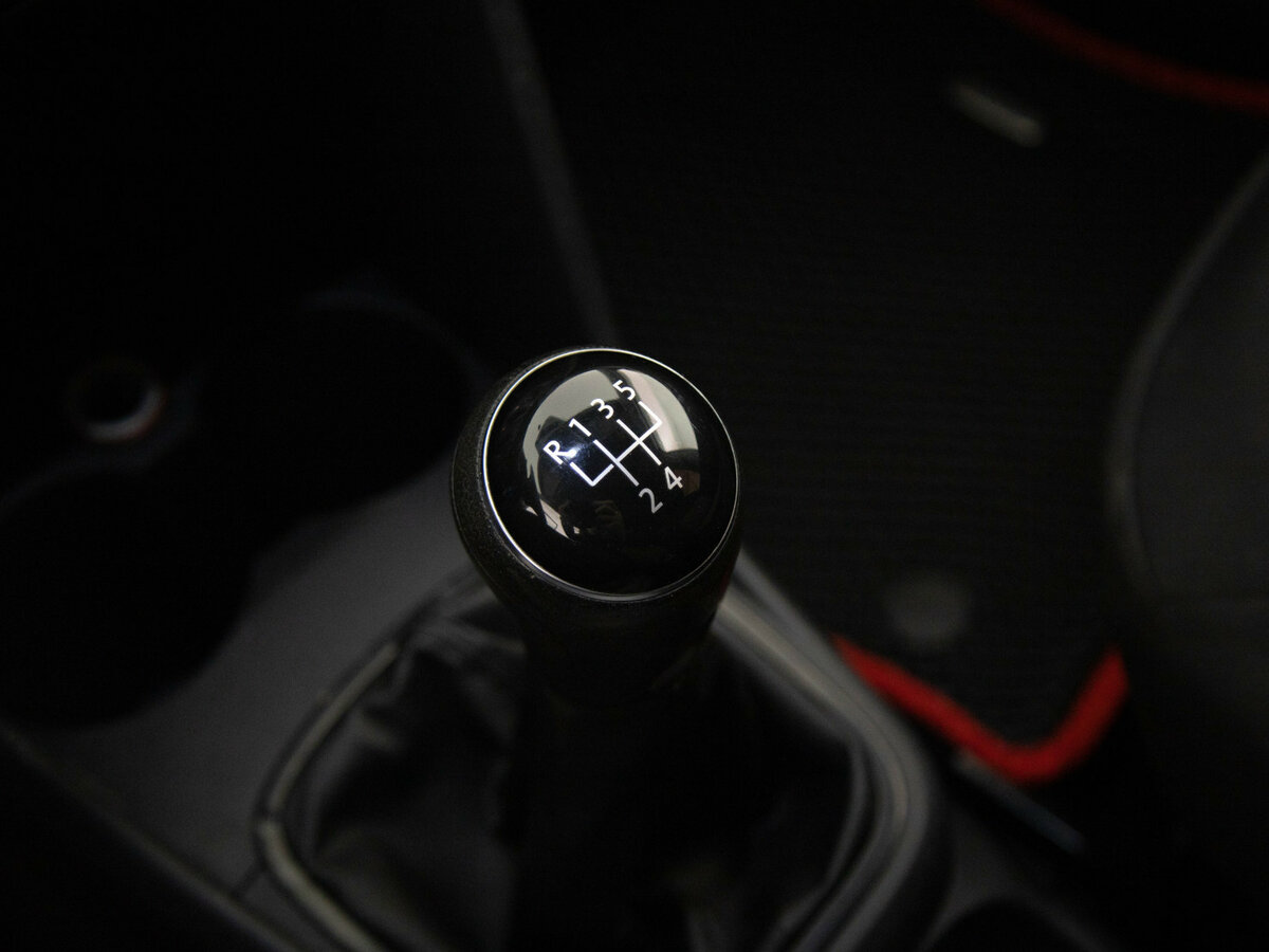 Volkswagen Polo б/у, 2014, Механическая. Фото: #7