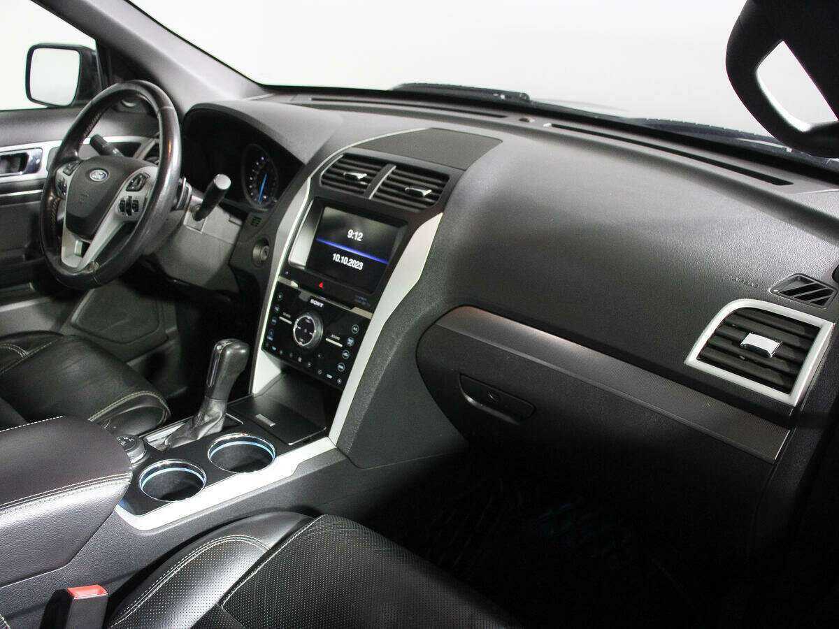 Ford Explorer б/у, 2013, Автоматическая. Фото: #6