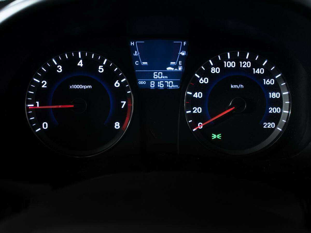 Hyundai Solaris б/у, 2012, Механическая. Фото: #10