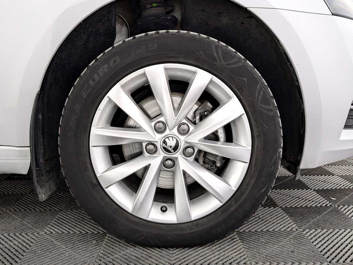 Skoda Octavia б/у, 2019, Механическая. Фото: #16