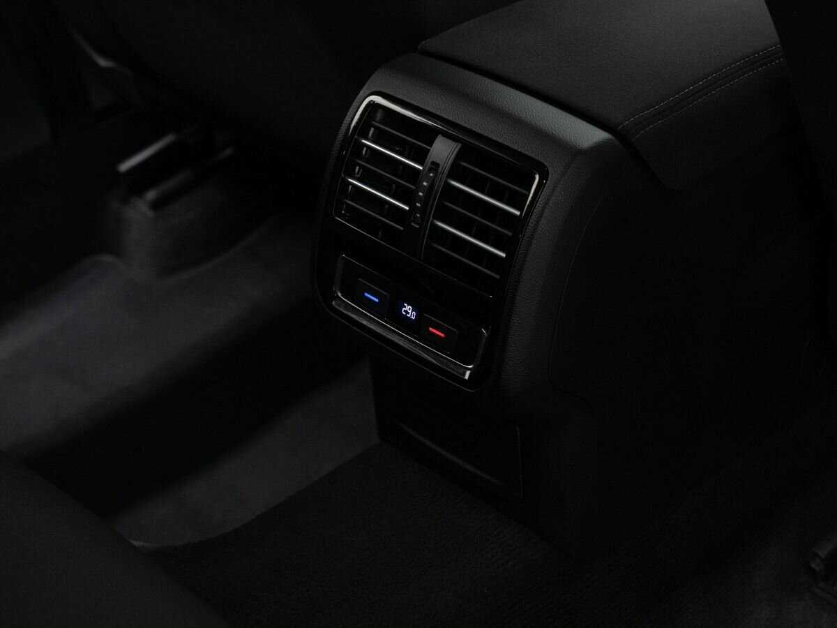 Volkswagen Passat б/у, 2018, Роботизированная. Фото: #9