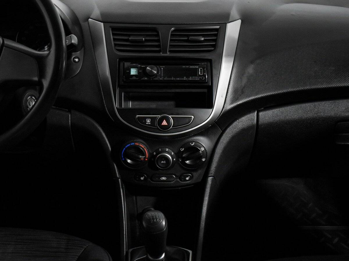 Hyundai Solaris б/у, 2014, Механическая. Фото: #13