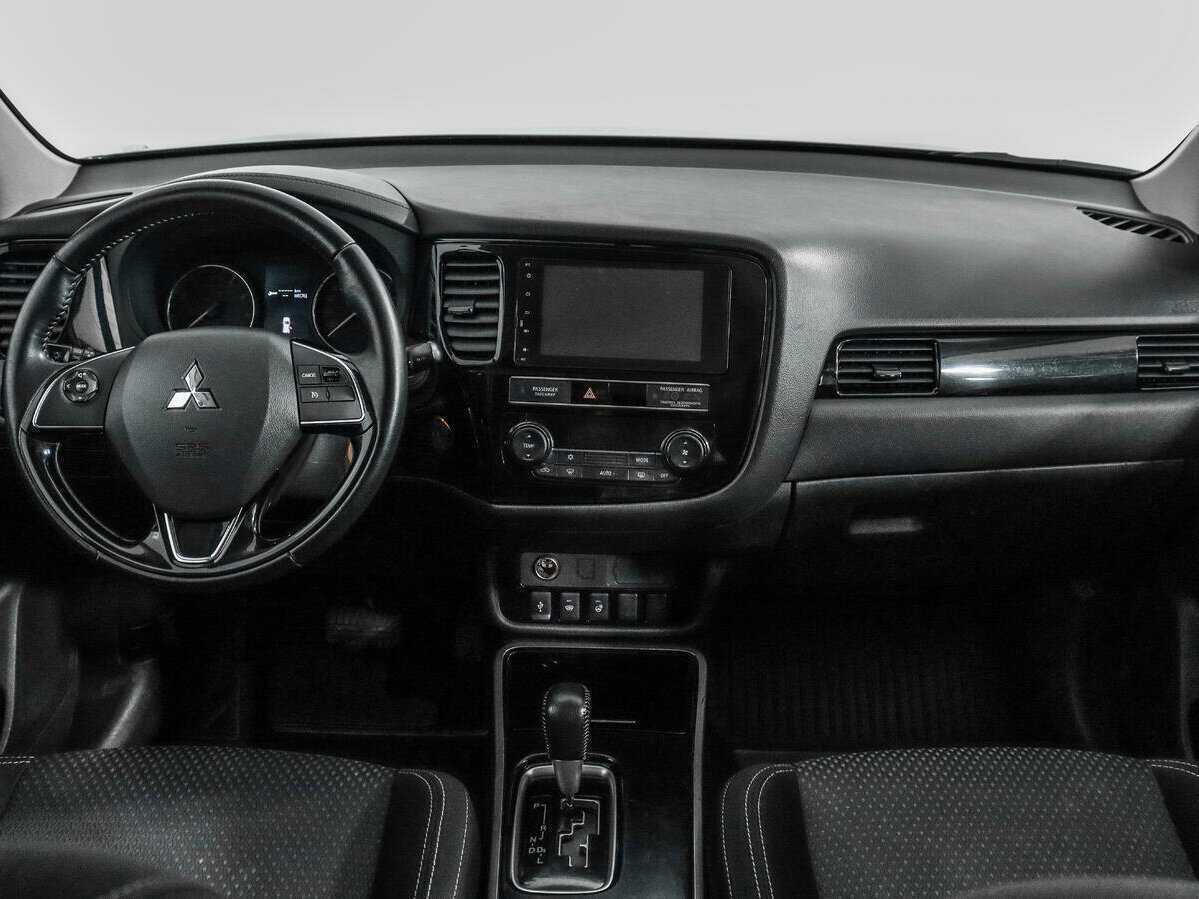 Mitsubishi Outlander б/у, 2018, Вариатор. Фото: #11