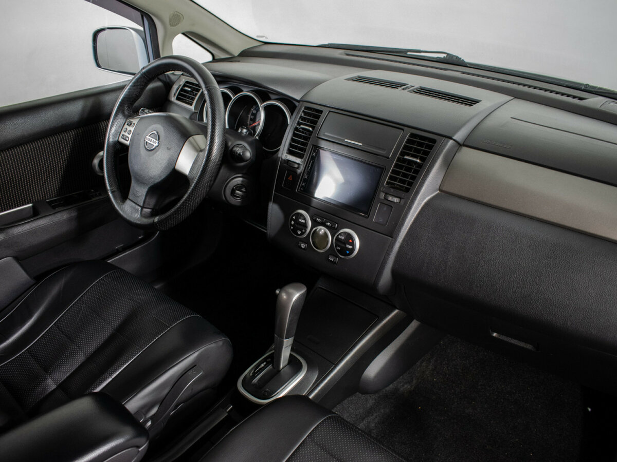 Nissan Tiida б/у, 2013, Автоматическая. Фото: #8