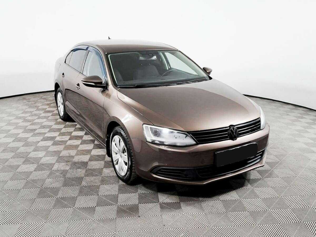Volkswagen Jetta б/у, 2013, Механическая. Фото: #2