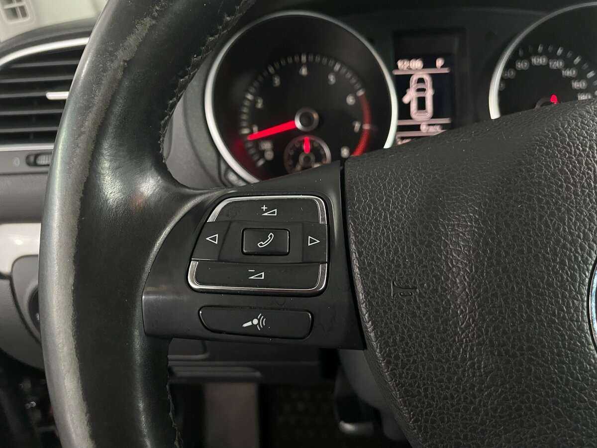 Volkswagen Golf б/у, 2012, Роботизированная. Фото: #10