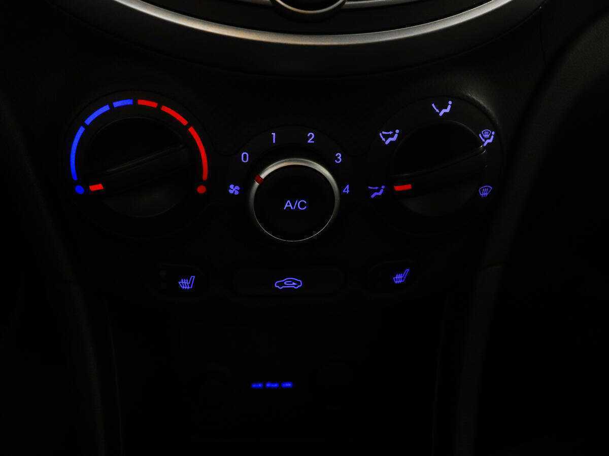 Hyundai Solaris б/у, 2013, Автоматическая. Фото: #14