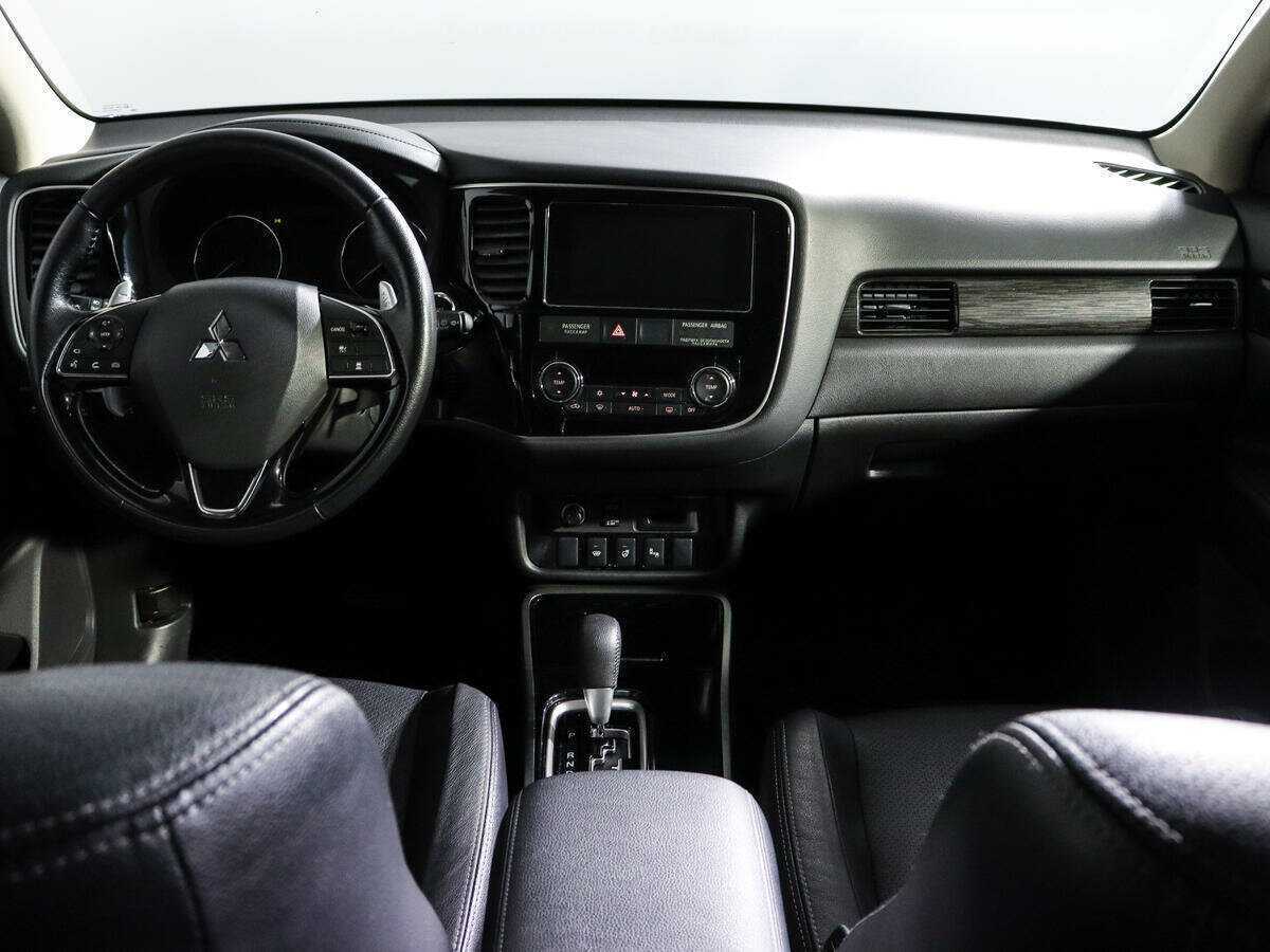 Mitsubishi Outlander б/у, 2018, Автоматическая. Фото: #9
