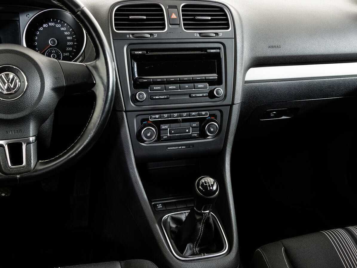 Volkswagen Golf б/у, 2012, Механическая. Фото: #12