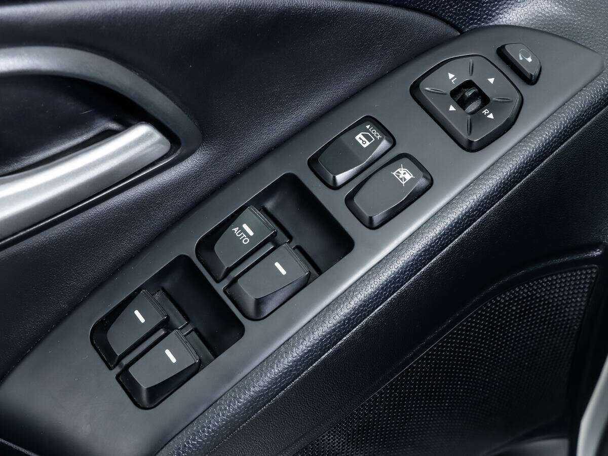 Hyundai ix35 б/у, 2012, Механическая. Фото: #11