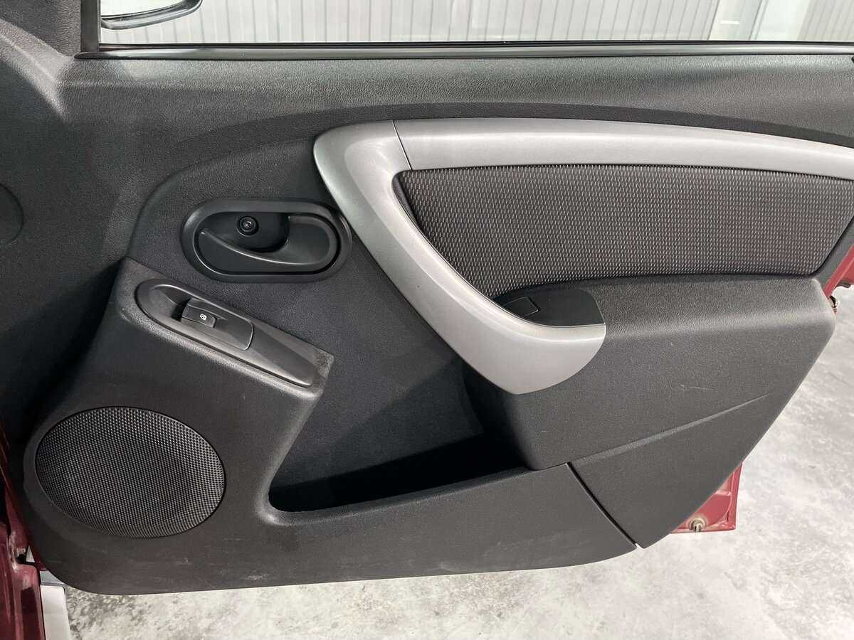 Renault Duster б/у, 2012, Автоматическая. Фото: #18